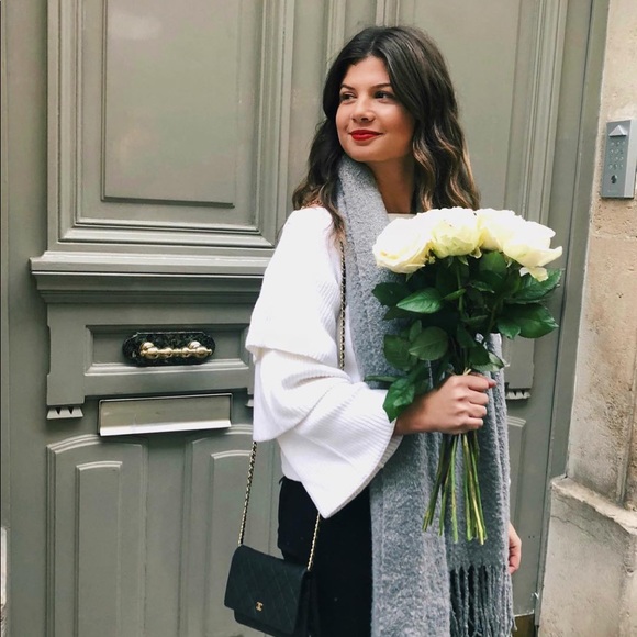 White off shoulder sweater - Picture 2 of 4